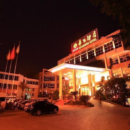 Emeishan Huasheng Hotel מראה חיצוני תמונה