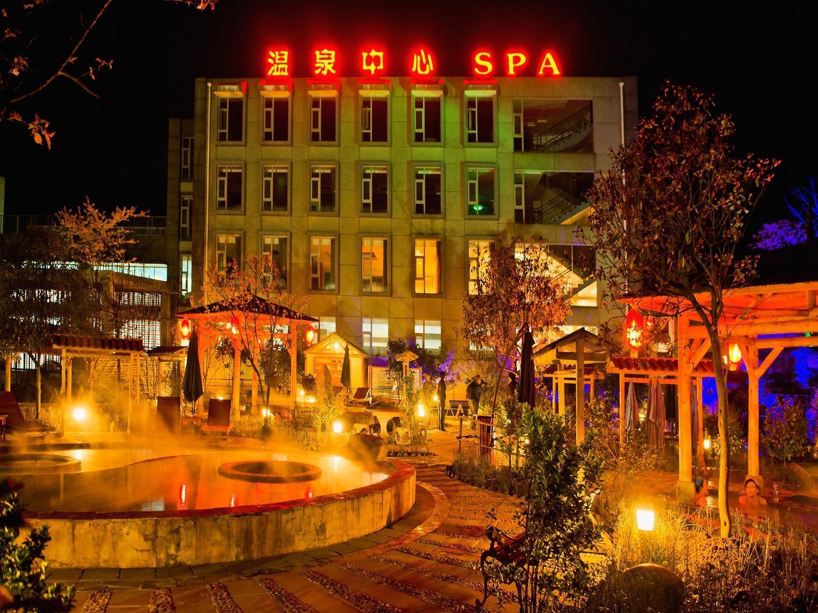 Emeishan Huasheng Hotel מראה חיצוני תמונה